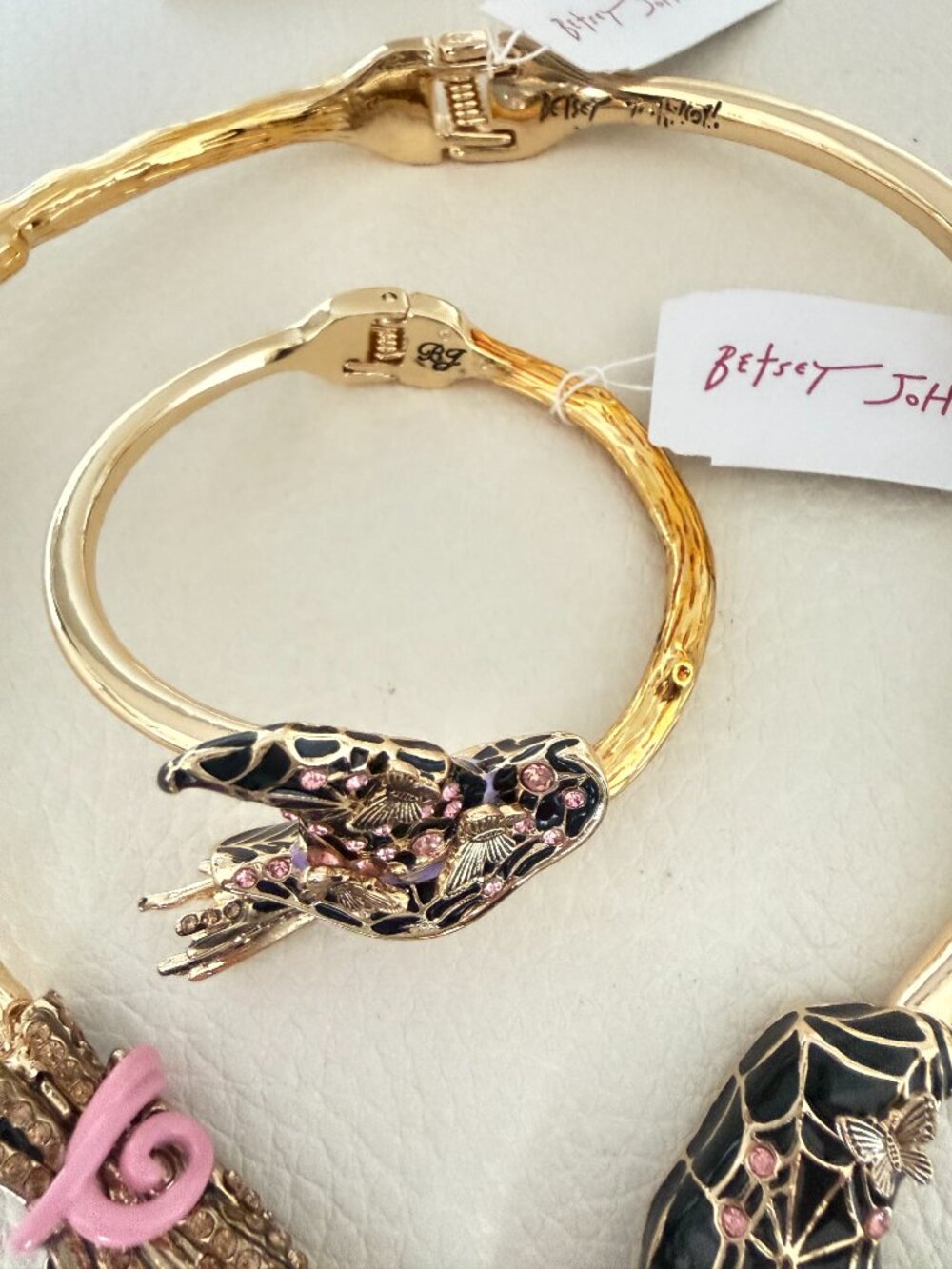 Betsey Johnson Halloween Witch Hat & Broom Enamel Crystal Necklace bracelet set - Picture 4 of 7